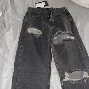 new grey PrettyLittleThing distressed jeans